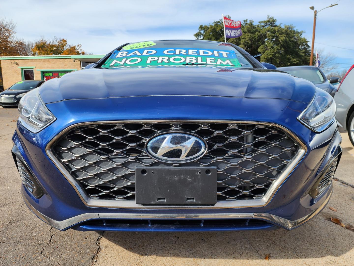 2018 BLUE Hyundai Sonata Sport (5NPE34AF7JH) with an 2.4L L4 DOHC 16V engine, 6A transmission, located at 2660 S.Garland Avenue, Garland, TX, 75041, (469) 298-3118, 32.885551, -96.655602 - Welcome to DallasAutos4Less, one of the Premier BUY HERE PAY HERE Dealers in the North Dallas Area. We specialize in financing to people with NO CREDIT or BAD CREDIT. We need proof of income, proof of residence, and a ID. Come buy your new car from us today!! This is a Very clean 2018 HYUNDAI SON - Photo#9